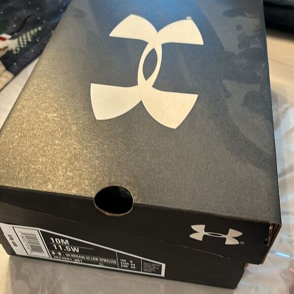 Under Armour | Men’s Brigade XC Black Spikeless Track Shoes - Picture 10 of 10